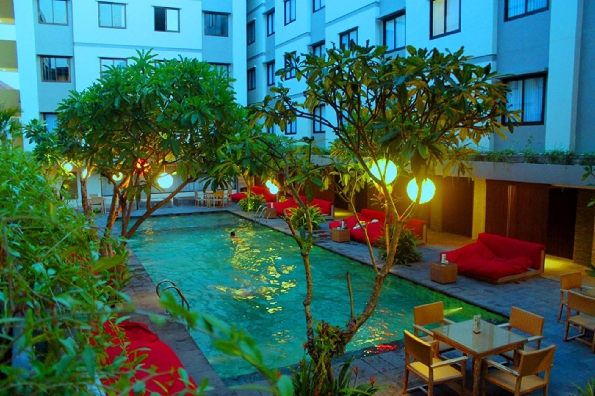 Savvoya Hotel Seminyak Exterior foto