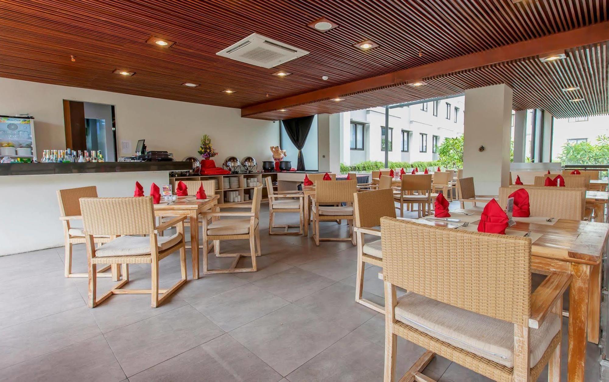Savvoya Hotel Seminyak Exterior foto